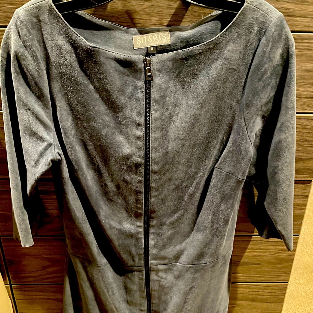 Washable suede dress with double zipper on the front and sleeves to the elbow